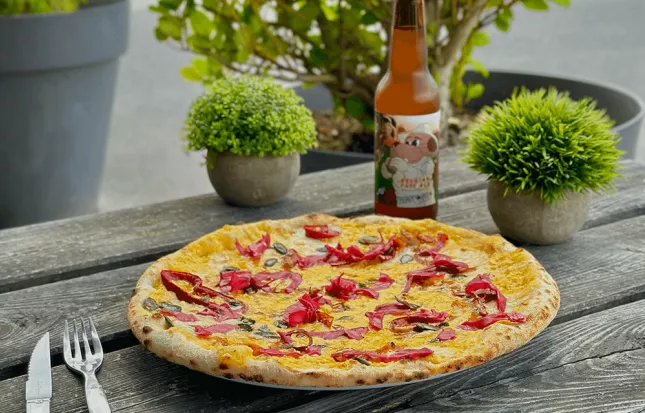 Une pizza du mois colorée et ensoleillée 🌞