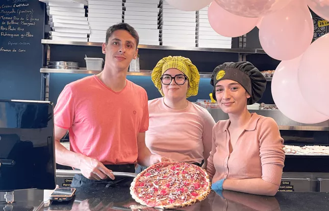 Octobre Rose : Un engagement qui va bien au-delà d’une simple pizza ! 🎀