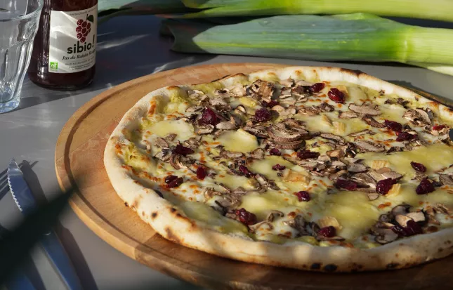 En Février, savoure une pizza fondante, locale et pleine de caractère ! 🍕