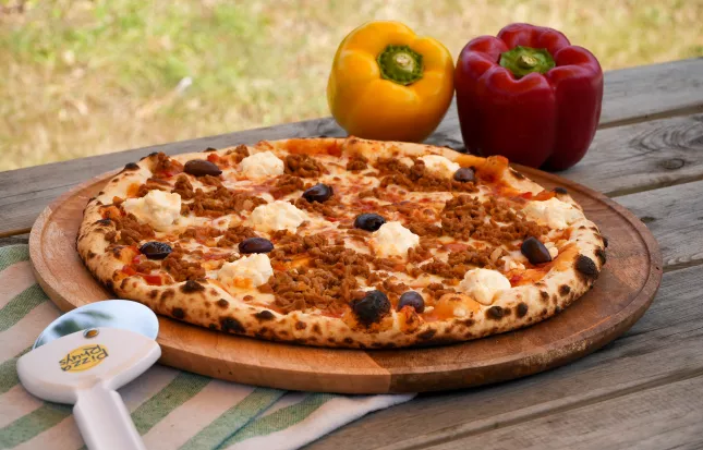 La pizza du mois met le soleil dans votre assiette !